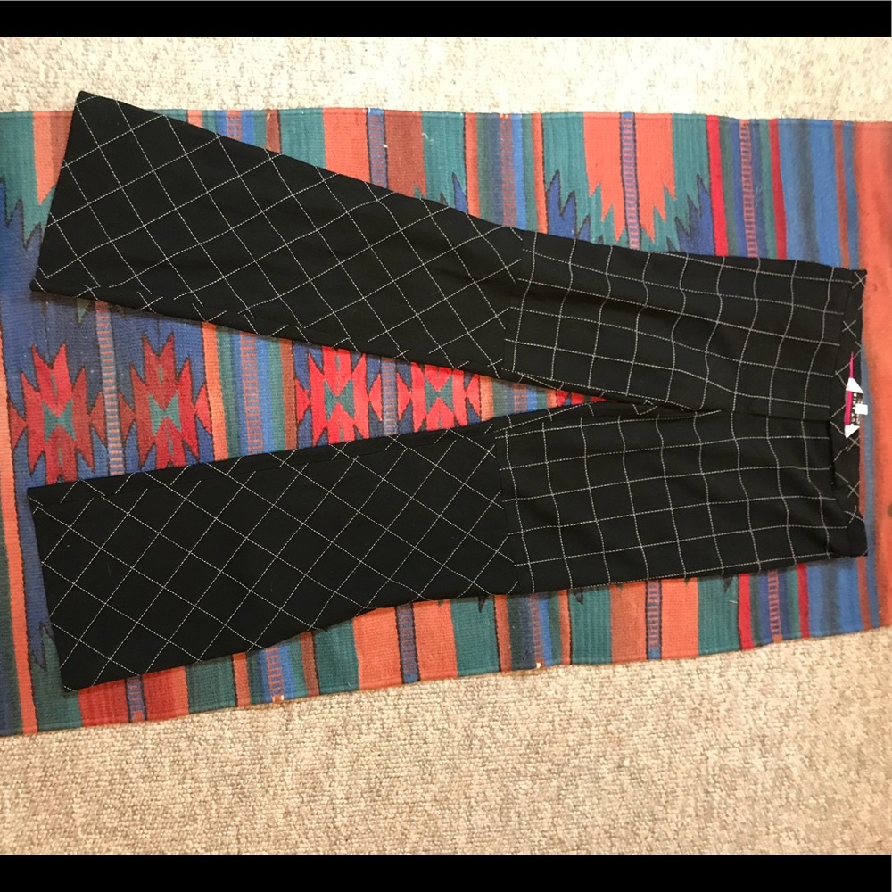 Trina Turk Black slacks with white stitching - 4